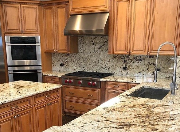 full-height backsplash Upsides